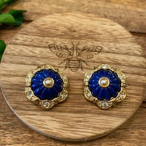 JOAN RIVERS Magnetic Domed Earrings